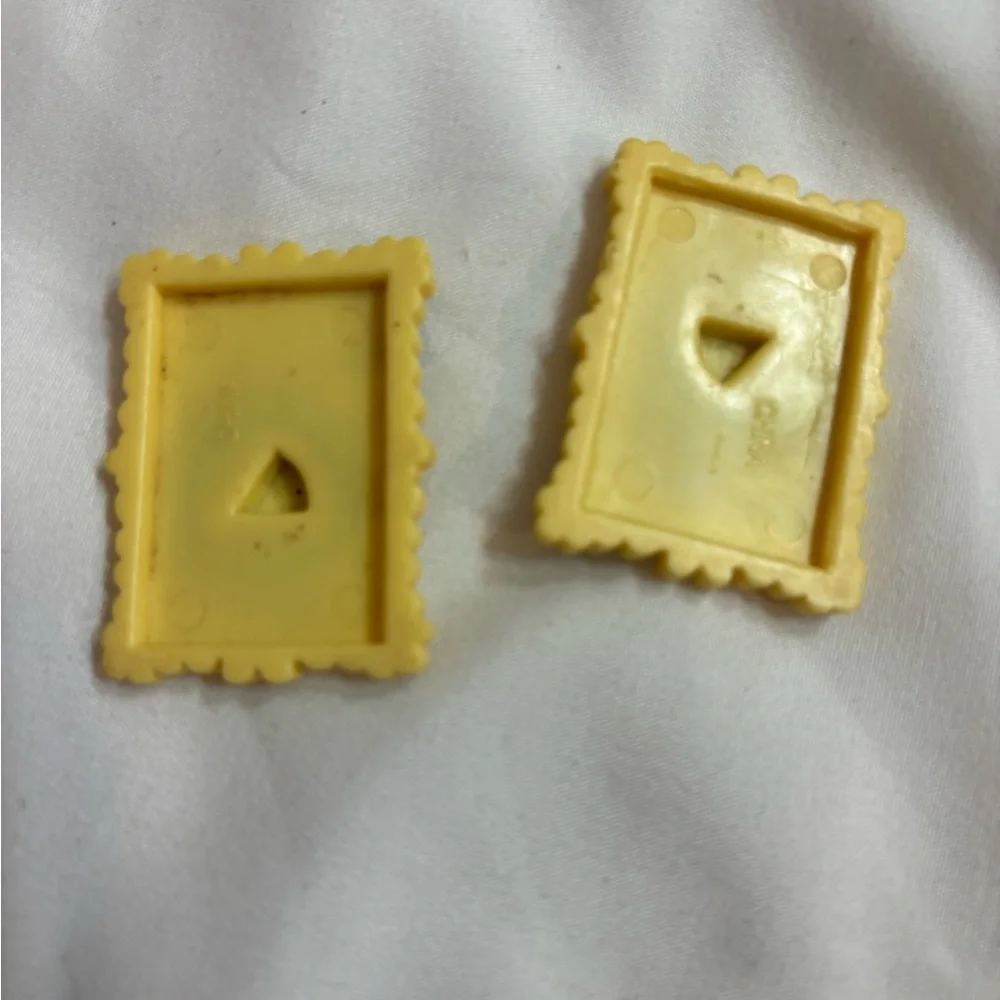 2 Fisher-Price Loving Family Dollhouse Food Drinks Desserts on Yellow Tray - Picture 2 of 3